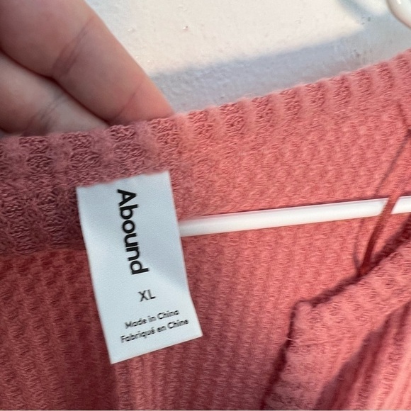 Abound V-Neck Thermal Top Pink Compact - Picture 7 of 12